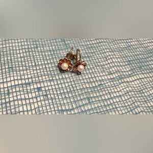 Vintage 14K YELLOW GOLD PEARL FLOWER  EARRINGS